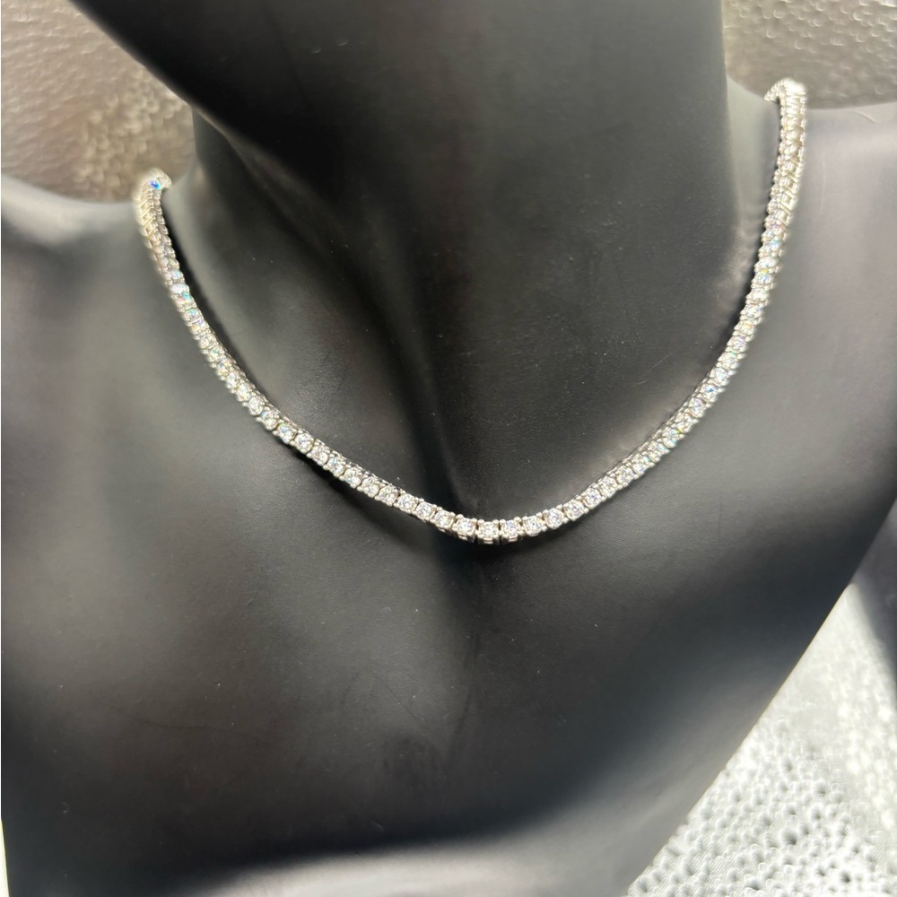 Elegant Sterling  Silver Chocker